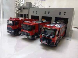 Diorama 1:150 Building Model Railway Layout Car Garage Factory Scene Model Toy - Picture 1 of 21