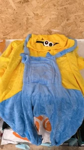 Minion Jumpsuit Official Adults Hooded Fancy Dress Costume - Picture 1 of 8
