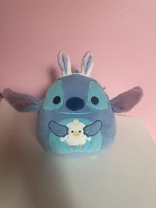 Stitch Disney Squishmallows Pascua conejito puntada sosteniendo pollito 8’ peluche congestionado - Imagen 1 de 4