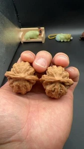 Pair of Match Chinese Health Walnut 39×39×41mm精配文玩核桃~野生果磐石 - Picture 1 of 9