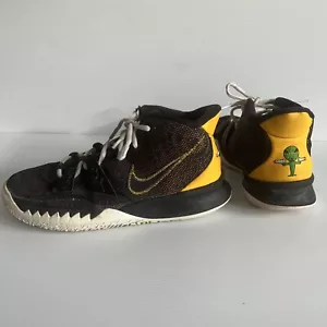 Nike Kyrie 7 VII Roswell Rayguns Black / University Gold CT4080-001 GS Size US7Y - Picture 1 of 12