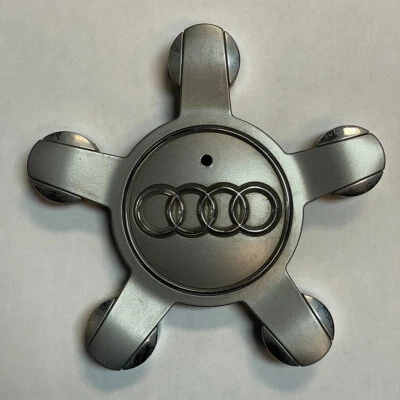 Tapa central individual plateada OEM para AUDI A5 SR0601165 560-58959 2015-2018 Foto 1 de 4