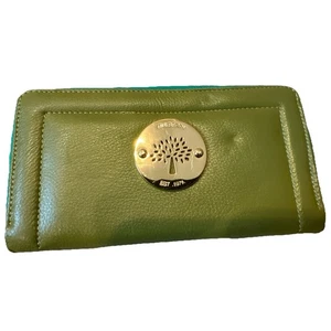Portafoglio Mulberry Zip Intorno Pelle Oliva Ciottolato Con Bordo Verde - Foto 1 di 15