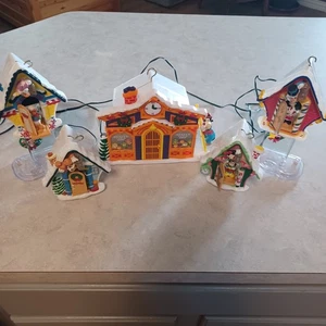 Mr Christmas Disney Orologio di Topolino Negozio 1993 Set Completo Animato Vintage Funzionante - Foto 1 di 18