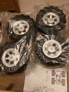 NEW HPI SAVAGE 21 3007 GT5 CHROME WHEELS X4 INC TYRES MONSTER TRUCK HEX FITMENT - Picture 1 of 5