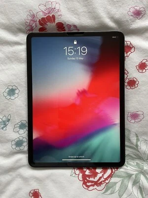 Apple iPad Pro 1st Gen. 64GB, Wi-Fi, 11 in - Space Grey - Image 1 of 4