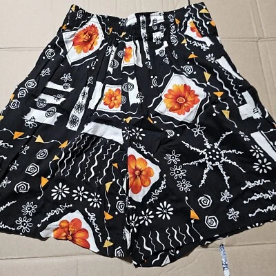 Petite Sophisticate Abstract Floral Design Shorts Size Petite Medium - Image 1 of 4