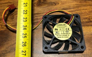 EVERFLOW R126010DU A 12V 0.25A Pc-Minilüfter retrograde - Bild 1 von 3