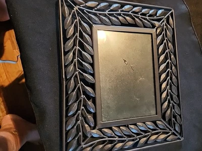 Marco de fotos de metal 5x7 hojas ramas enredaderas Foto 1 de 3