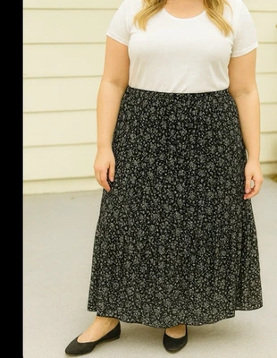 Falda Larga Express Para Mujer Talla L Negra Blanca Estampado Floral 100% Poliéster Maxi S Foto 1 de 4