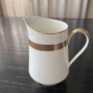 "Mikasa Creamer Pembroke # 106 fina China Japón oro crema 4,5"" clásico de lujo" - Imagen 1 de 15