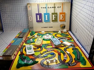 Vintage The Game of Life 1960 1st First Edition Milton Bradley Missing 1 house - Picture 1 of 10