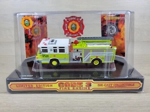 CODE 3 COLLECTIBLES METRO DADE FIRE RESCUE #30 FIRE TRUCK. RARE LIMITED EDITION - Picture 1 of 9