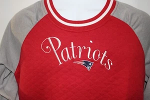 NEW ENGLAND PATRIOTS LADIES RED W/GREY TRIM QUILTED L/S PULLOVER TOP SZ:XL NWT - Picture 1 of 2