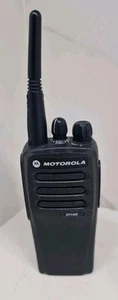 PARTS ONLY UNTESTED Motorola DP1400 UF Analogue Radio WITH Battery - Afbeelding 1 van 7