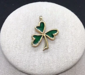 Vintage St. Patricks Day Holiday Costume Enameled Clover Pendant 18" A596 - Picture 1 of 3