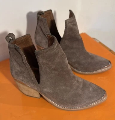 Jeffrey Campbell  Suede Ankle Boots Silver Trim 2.5”Heels EUC Ladies 6 Orig $329 - Image 1 of 4