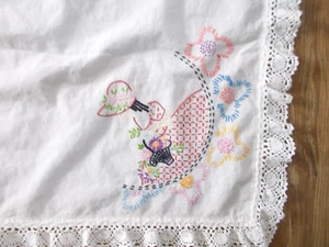 Tovaglia vintage cucita a mano ricamata topper pizzo bordato Southern Belle Girl - Foto 1 di 6
