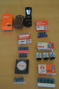 kleine Sammlung Blitzlampen REVUE AG 3 Osram Philips Taschenblitzer - Bild 1 von 1