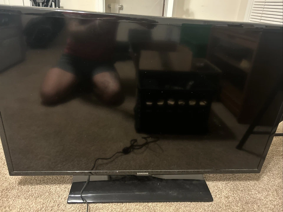 Samsung 40 Inch TV with Stand and Power Cord - Image 1 of 1