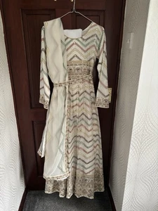 Costume de mariage/Aïd blanc 3 pièces taille S asiatique du Sud PRIX CONSEILLÉ 85€ - Photo 1/21