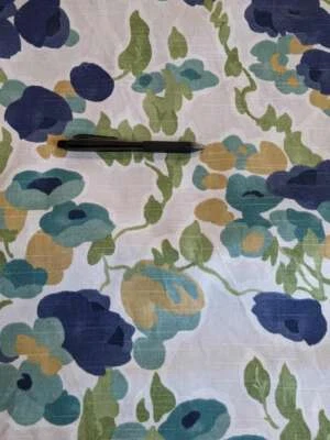 Tela estampada de flores Robert Allen por yarda stock CA Foto 1 de 3