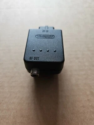 Official Nintendo AV box for SNES / N64 / GC Etc - Image 1 of 2