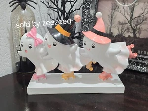 Kobold & Ghul Halloween SummerWeen Geist Trio Schlittschuhlaufen rosa Schleife Figur Statue - Bild 1 von 7