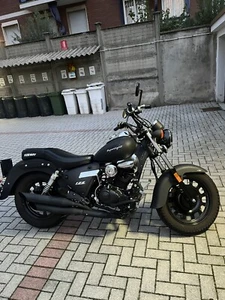 Moto Custom Superlight 125 Nero Opaco - Foto 1 di 4