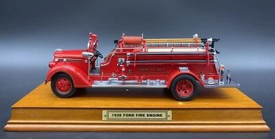 Ford Fire Engine 1938 Franklin Mint Die-Cast modelo escala 1:32, con soporte de madera Foto 1 de 4