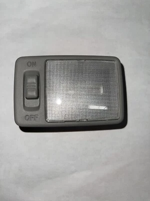 Toyota Prius OE 2007 bajo parasol domo luz 8134033140B2 Foto 1 de 2