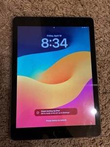 iPad 6th Gen 128GB - Picture 1 of 3