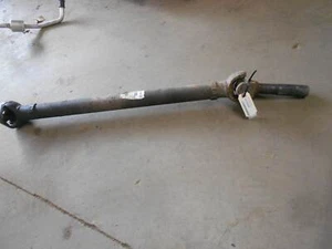 2001-06 Chevy Silveraldo GMC Sierra 2500 3500 Pickup FRONT DRIVE SHAFT - Picture 1 of 12