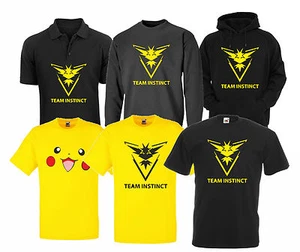 MAGLIETTA POKEMON PIKACHU POLO T-SHIRT FELPA CAPPUCCIO TEAM INSTINCT ISTINTO - Imagen 1 de 1
