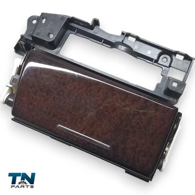 原始设备制造商凯迪拉克 XTS 2013 - 2017 中控台前杯架 820N477 — 第 1/4 张图片