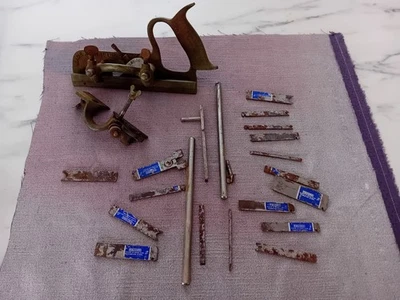 Record Tools 050 Improved Combination Plane With Blades & Components Vintage  - Image 1 of 4