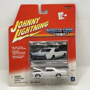 2001 Johnny Lightning 1967 Oldsmobile Olds Cutlass 442 Muscle Cars USA White - Picture 1 of 4