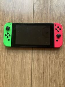 Nintendo Switch 32 GB Console - Neon Green Red + 30 GB SD Card