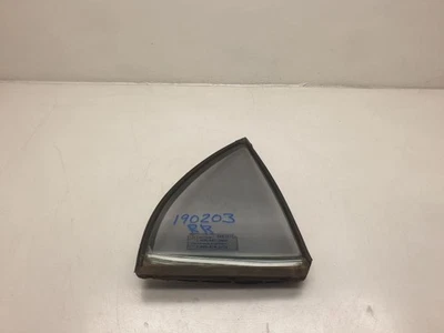 98-02 TOYOTA COROLLA VE VIDRO DE VENTILAÇÃO DA PORTA TRASEIRA LATERAL DO PASSAGEIRO  - Imagem 1 de 4