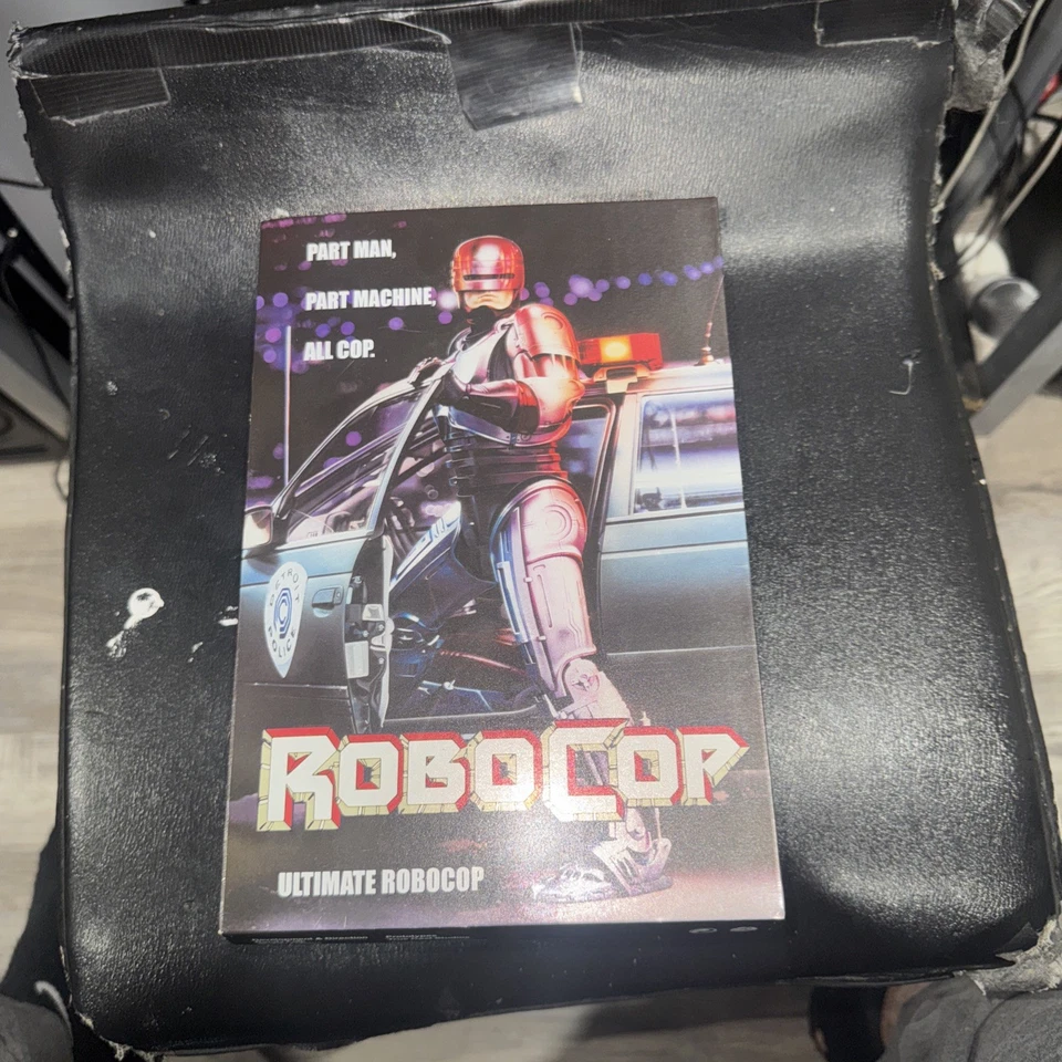 NOVO BONECO DE AÇÃO NECA Ultimate RoboCop 7" 2021  - Imagem 1 de 4