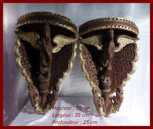 Indonésie Paire de Consoles anciennes en Bois Sculpté de Rapaces Serpents Fleurs - Foto 1 di 11
