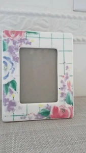 Vintage? Unbranded Ceramic Picture Frame Floral 7x5.5" Easel Back EUC - Picture 1 of 11