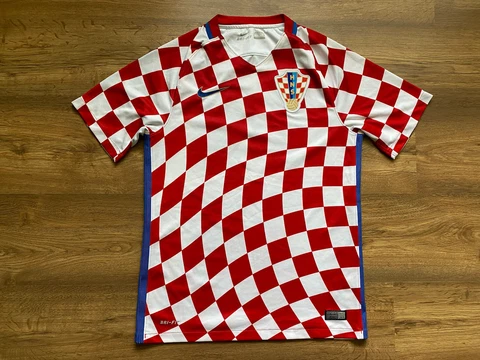 Croatia National Team 2016/2017 Home FOOTBALL SHIRT SOCCER Jersey Nike Cover