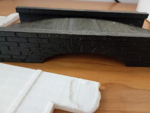 Accessori 1:35 per diorama, rovine, alberi e ponte quelli della foto insieme - Foto 1 di 3