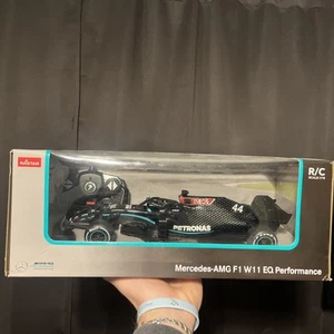RC Car Rastar 1:18 Mercedes-AMG Petronas F1 W11 RC Car Lewis Hamilton New In Box - Picture 1 of 1