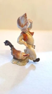 HEREND PORZELLAN HANDBEMALT JUNGE MIT HAHN FIGUR - Bild 1 von 5