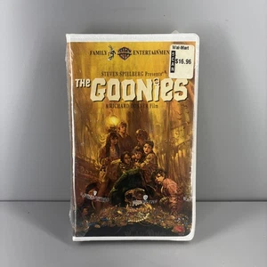 The Goonies VHS 1985 Vintage Factory Sealed Brandneu Warner Bros/Spielberg. - Bild 1 von 7
