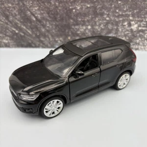 2024 Volvo XC40 Black - 1:32 Scale - Picture 1 of 6