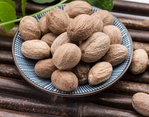 Nutmeg Whole 50g - High Quality Herbs & Spices - Picture 1 of 1