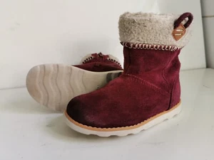 CLARKS UK 6.5 F KIDS EU 23 GIRLS BABY MAROON RED SUEDE LEATHER FUR ANKLE BOOTS - Picture 1 of 15